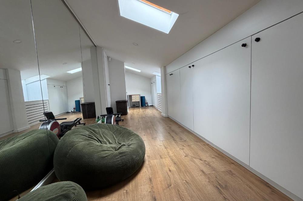 Beşiktaş'ta deniz manzaralı 5+1 dubleks daire