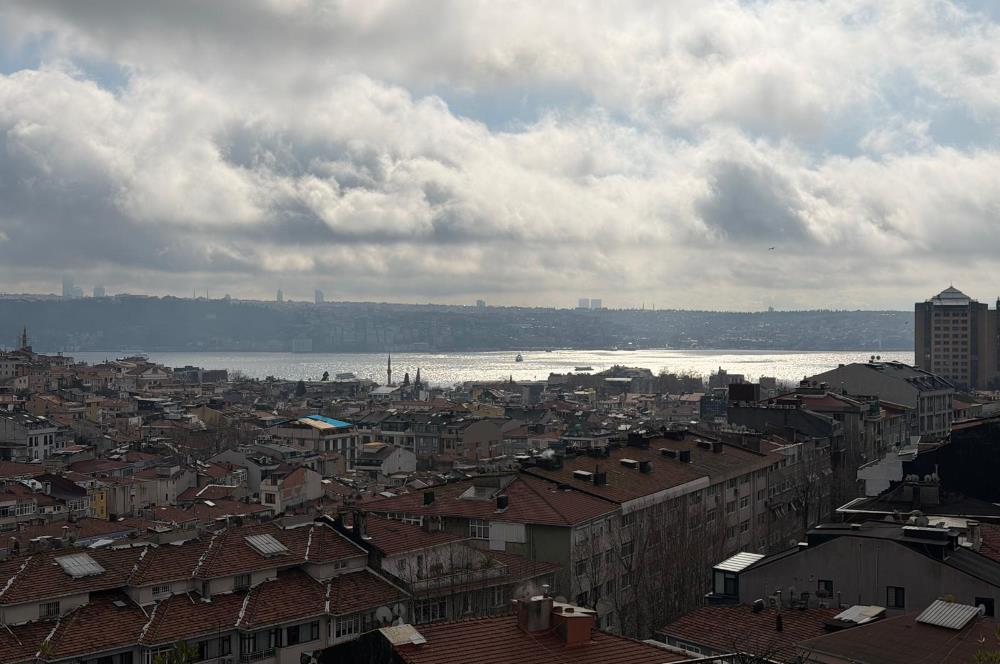 Beşiktaş'ta deniz manzaralı 5+1 dubleks daire