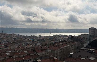 Beşiktaş'ta deniz manzaralı 5+1 dubleks daire