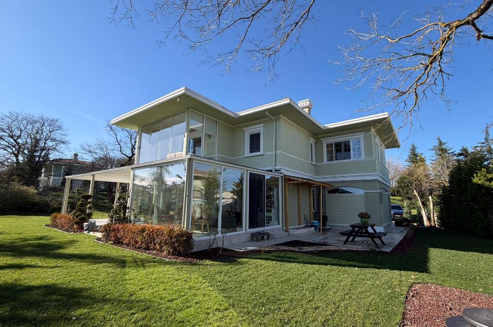 Enka Country'de Satılık 6+1 Tripleks Villa - Özel Dekorasyonlu