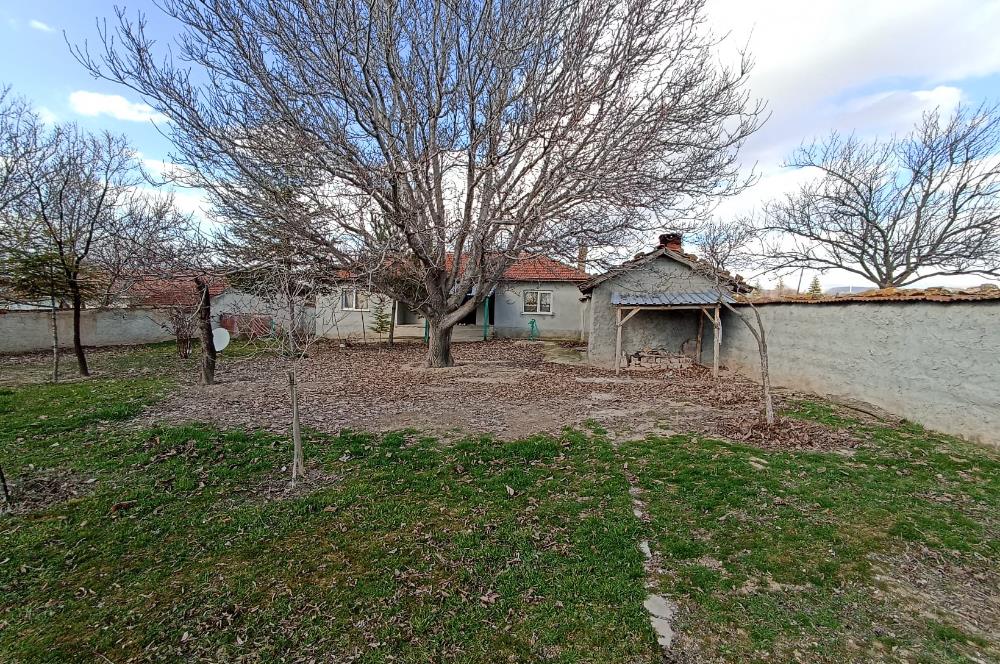 CENTURY 21 VİZYON'DAN SİVRİHİSAR BAHÇECİK’TE  SATILIK KÖY EVİ VE ARSASI