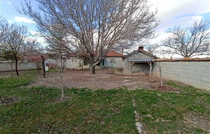 CENTURY 21 VİZYON'DAN SİVRİHİSAR BAHÇECİK’TE  SATILIK KÖY EVİ VE ARSASI