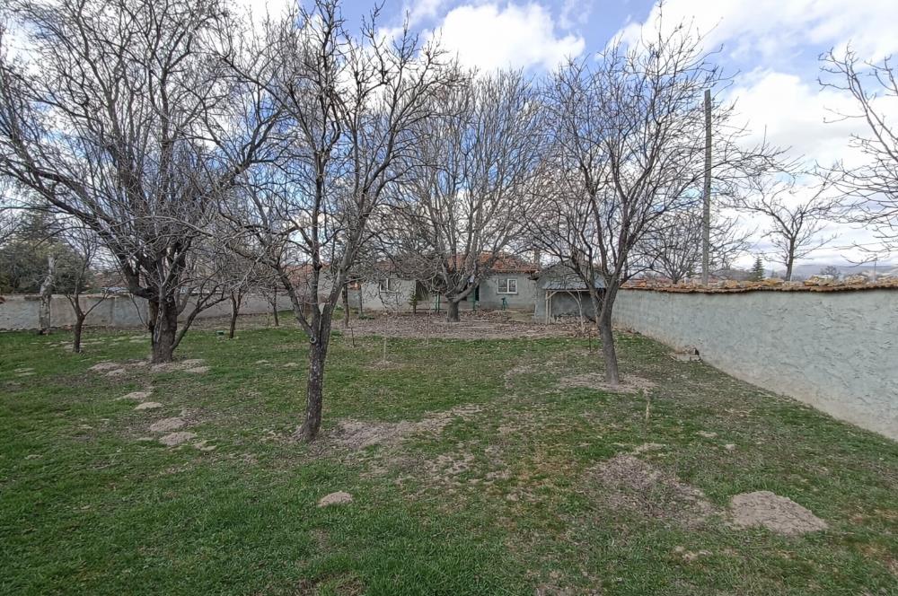 CENTURY 21 VİZYON'DAN SİVRİHİSAR BAHÇECİK’TE  SATILIK KÖY EVİ VE ARSASI