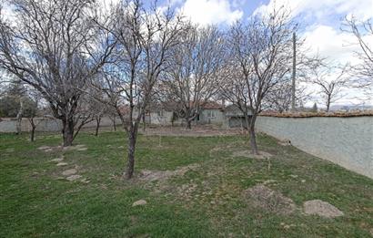 CENTURY 21 VİZYON'DAN SİVRİHİSAR BAHÇECİK’TE  SATILIK KÖY EVİ VE ARSASI