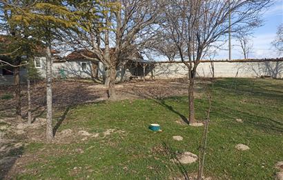 CENTURY 21 VİZYON'DAN SİVRİHİSAR BAHÇECİK’TE  SATILIK KÖY EVİ VE ARSASI