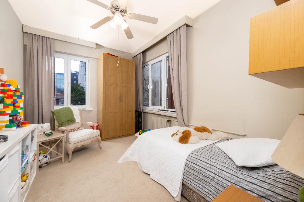 NİŞANTAŞI, VALİKONAĞI CADDESİ ÜZERİNDE 220 M2 SATILIK DAİRE...