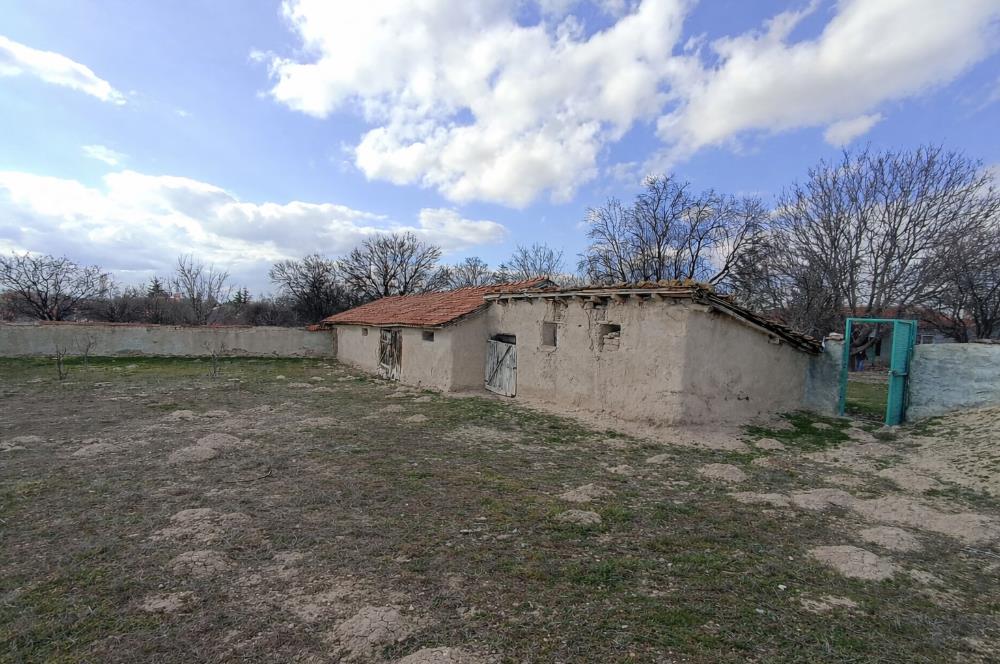 CENTURY 21 VİZYON'DAN SİVRİHİSAR BAHÇECİK’TE  SATILIK KÖY EVİ VE ARSASI