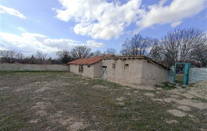 CENTURY 21 VİZYON'DAN SİVRİHİSAR BAHÇECİK’TE  SATILIK KÖY EVİ VE ARSASI