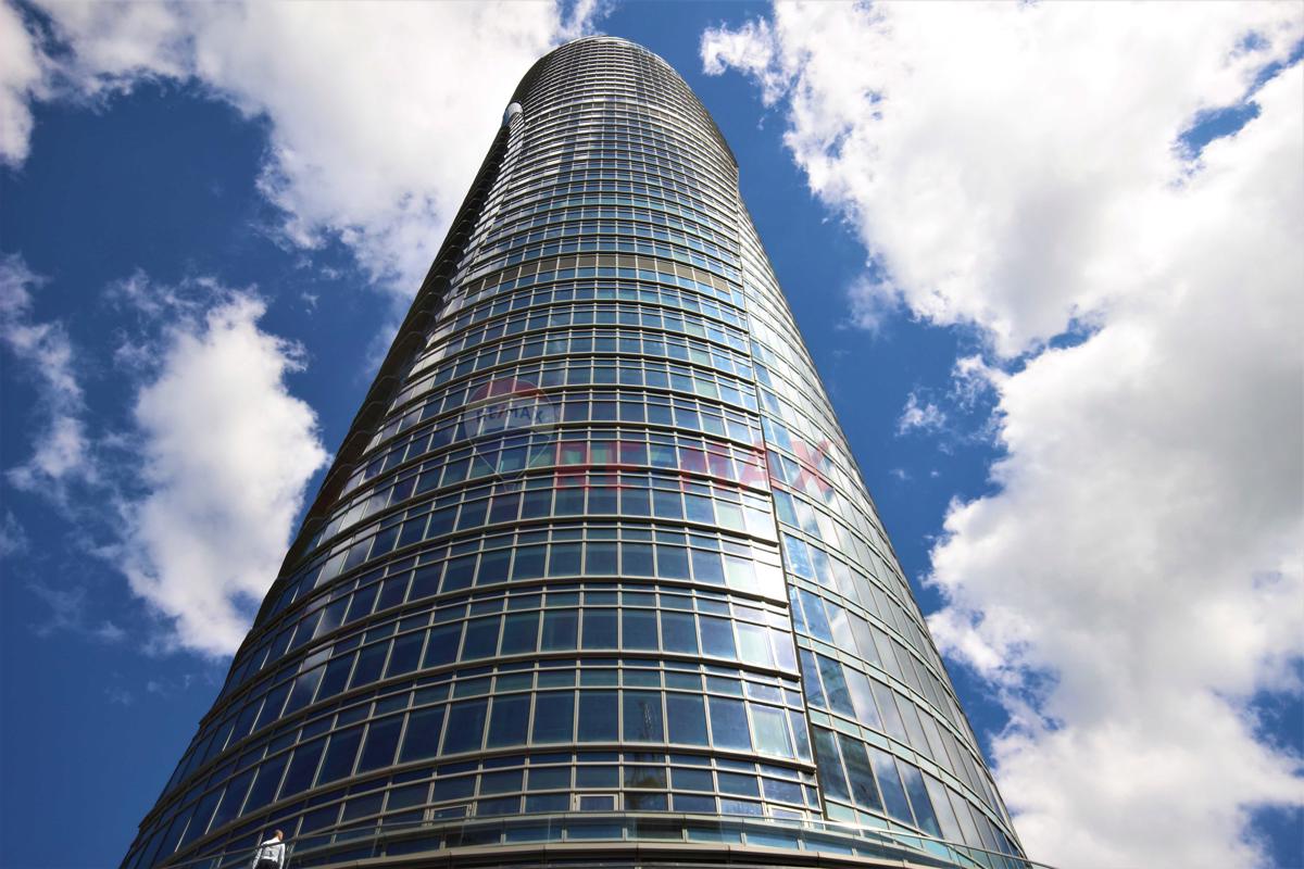 Maslak Kiralık Ofis Spine Tower 650m2 Boğaz Manzaralı Şık Ofis