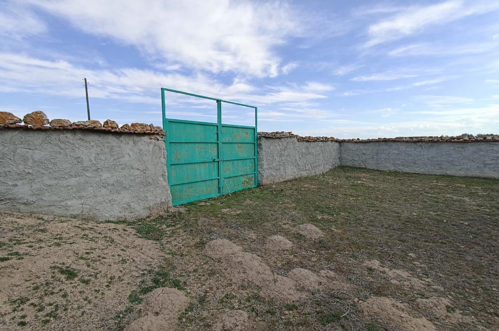 CENTURY 21 VİZYON'DAN SİVRİHİSAR BAHÇECİK’TE  SATILIK KÖY EVİ VE ARSASI