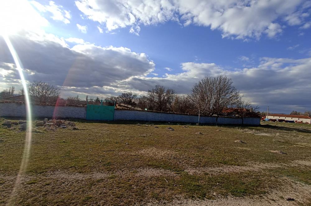 CENTURY 21 VİZYON'DAN SİVRİHİSAR BAHÇECİK’TE  SATILIK KÖY EVİ VE ARSASI