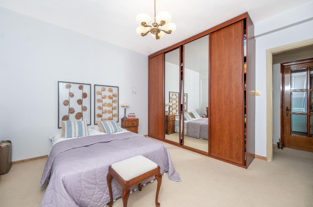 NİŞANTAŞI, VALİKONAĞI CADDESİ ÜZERİNDE 220 M2 SATILIK DAİRE...