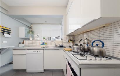 NİŞANTAŞI, VALİKONAĞI CADDESİ ÜZERİNDE 220 M2 SATILIK DAİRE...