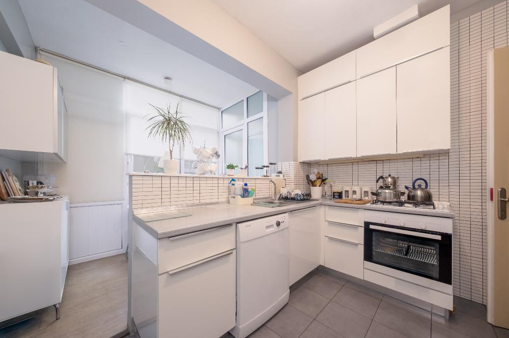 NİŞANTAŞI, VALİKONAĞI CADDESİ ÜZERİNDE 220 M2 SATILIK DAİRE...