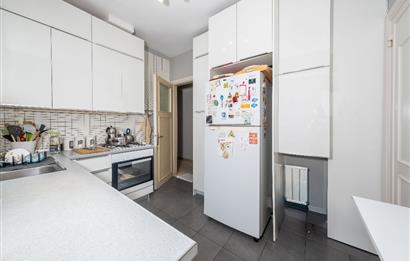 NİŞANTAŞI, VALİKONAĞI CADDESİ ÜZERİNDE 220 M2 SATILIK DAİRE...