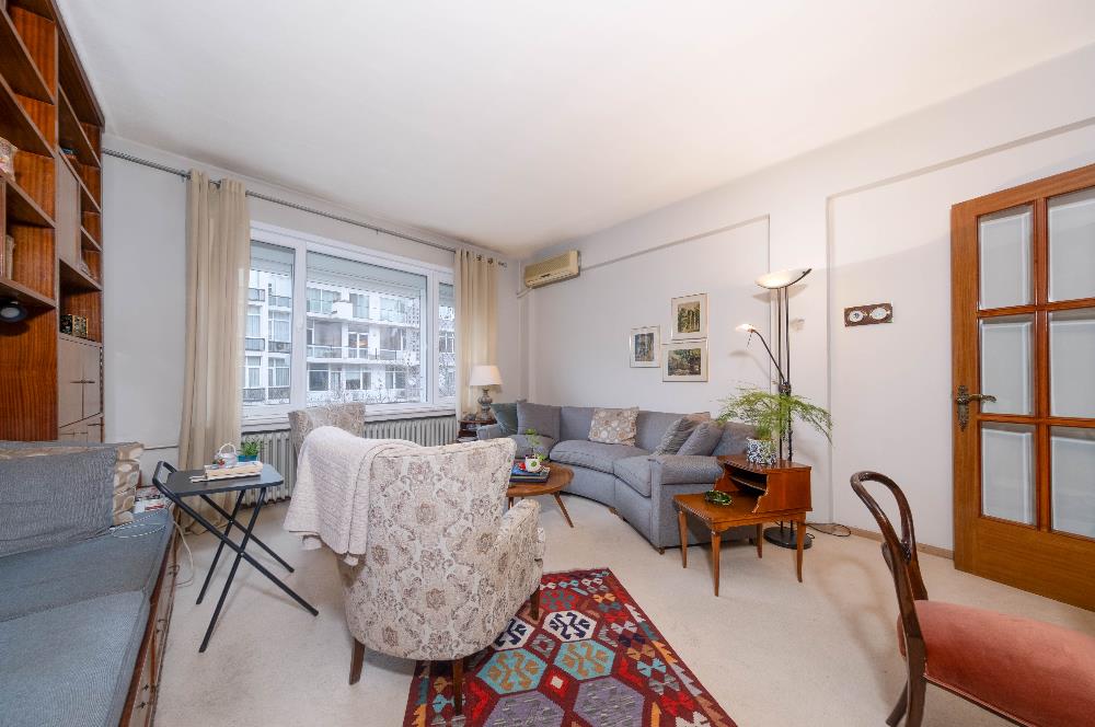 NİŞANTAŞI, VALİKONAĞI CADDESİ ÜZERİNDE 220 M2 SATILIK DAİRE...