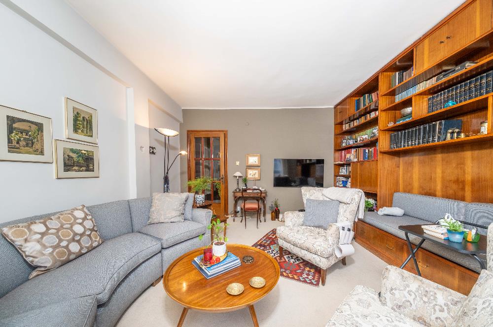 NİŞANTAŞI, VALİKONAĞI CADDESİ ÜZERİNDE 220 M2 SATILIK DAİRE...