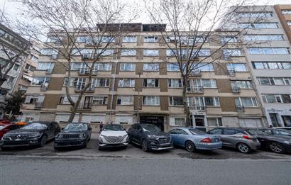 NİŞANTAŞI, VALİKONAĞI CADDESİ ÜZERİNDE 220 M2 SATILIK DAİRE...