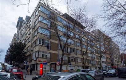 NİŞANTAŞI, VALİKONAĞI CADDESİ ÜZERİNDE 220 M2 SATILIK DAİRE...