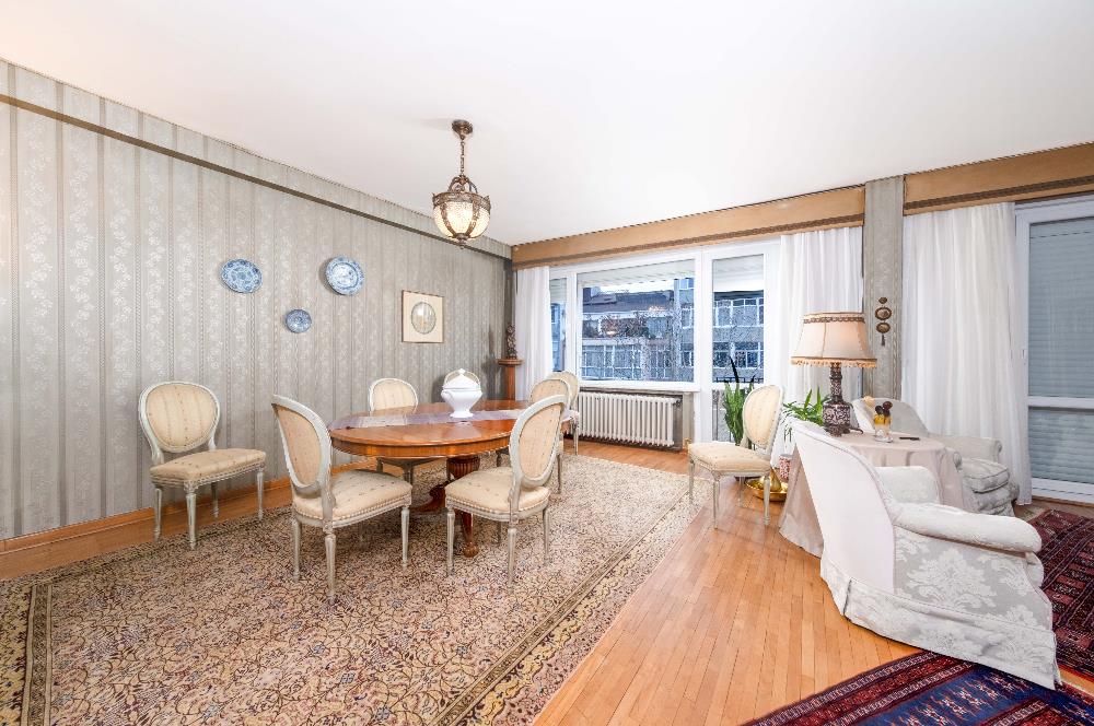 NİŞANTAŞI, VALİKONAĞI CADDESİ ÜZERİNDE 220 M2 SATILIK DAİRE...