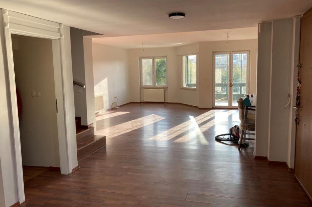 CENTURY21 Kemerburgaz Vadi Evleri Kiralık 3+1 Dubleks Villa