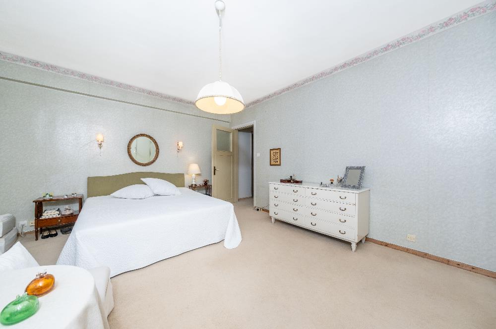 NİŞANTAŞI, VALİKONAĞI CADDESİ ÜZERİNDE 220 M2 SATILIK DAİRE...