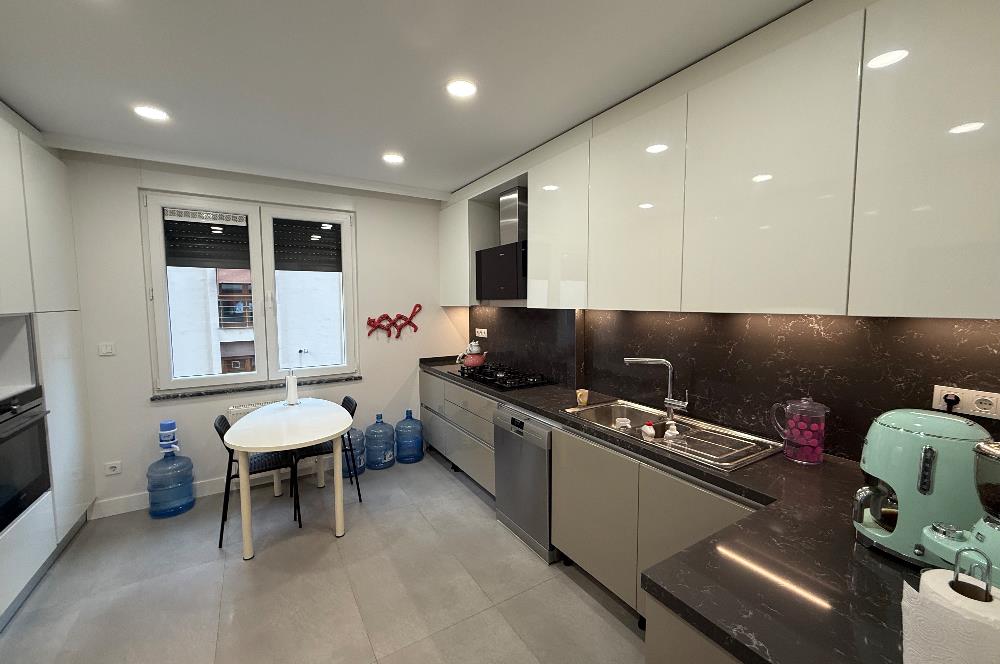 Bağdat caddesi Nihat Kozıltan Kiralık Ofis İşyeri