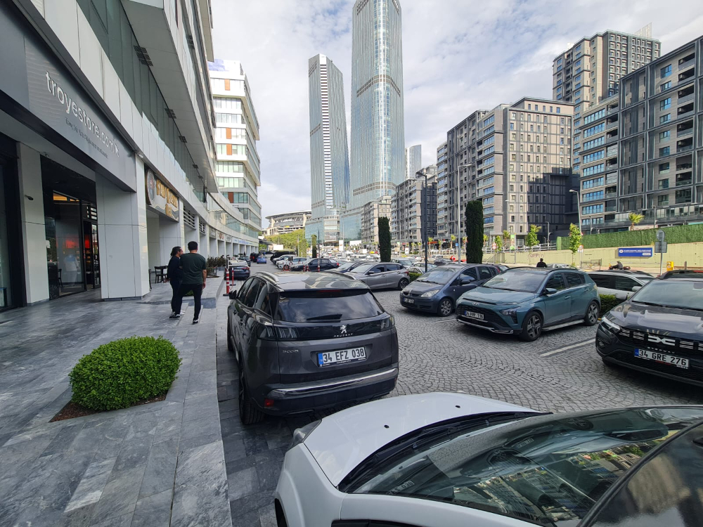 Vadistanbul Satılık Dükkan 1000m2 Porta Vadi
