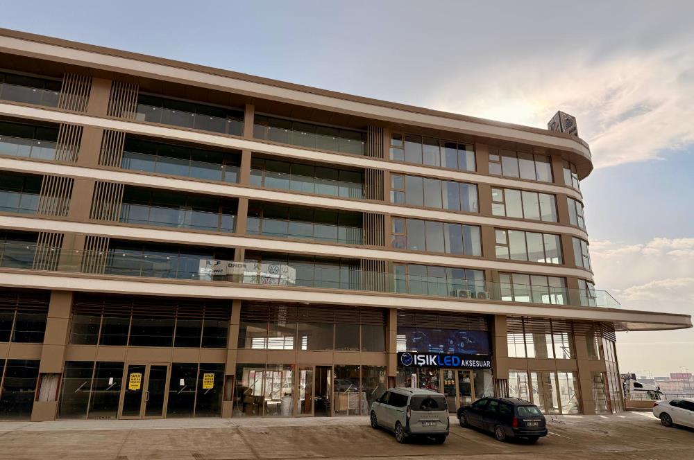 POZİTİF CENTER OSTİM'DE 1+0 55M2 1.KAT OTURUM HAZIR KİRALIK OFİS