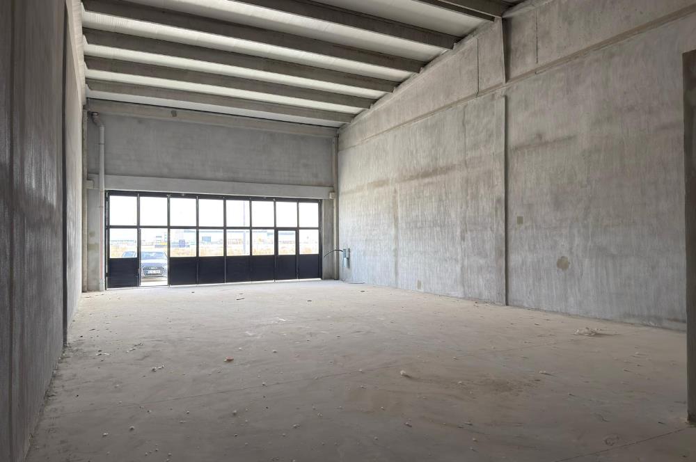 TOKİ AKSARAY SANAYİ SİTESİNDE ASMA KATA UYGUN KÖŞE 200M2 DÜKKAN