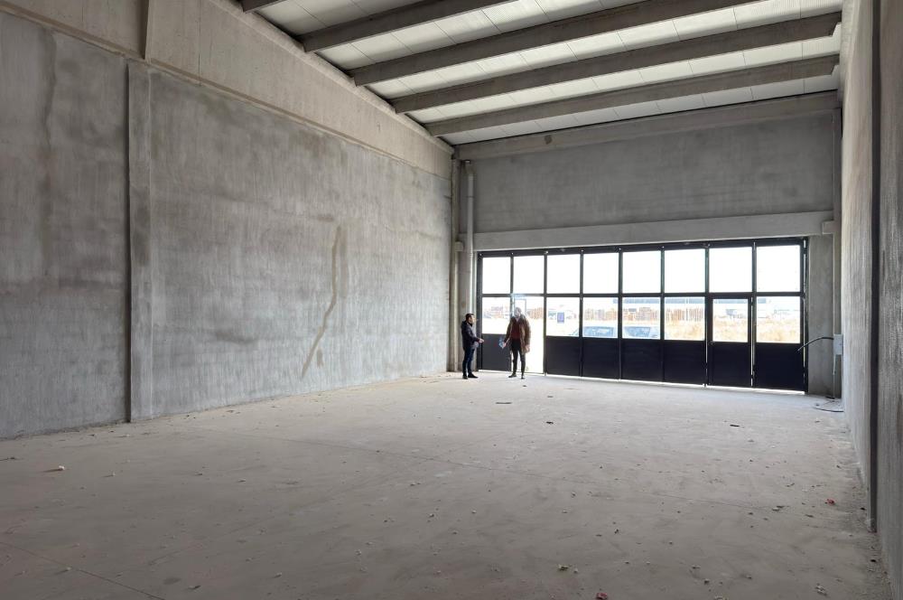 TOKİ AKSARAY SANAYİ SİTESİNDE ASMA KATA UYGUN KÖŞE 200M2 DÜKKAN