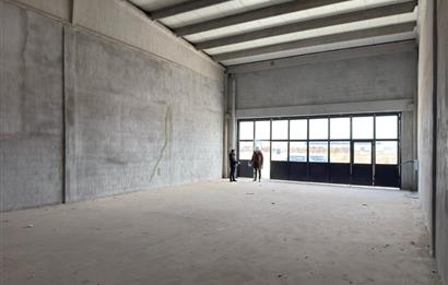 TOKİ AKSARAY SANAYİ SİTESİNDE ASMA KATA UYGUN KÖŞE 200M2 DÜKKAN