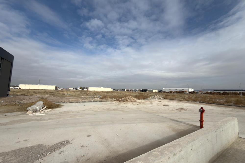 TOKİ AKSARAY SANAYİ SİTESİNDE ASMA KATA UYGUN KÖŞE 200M2 DÜKKAN