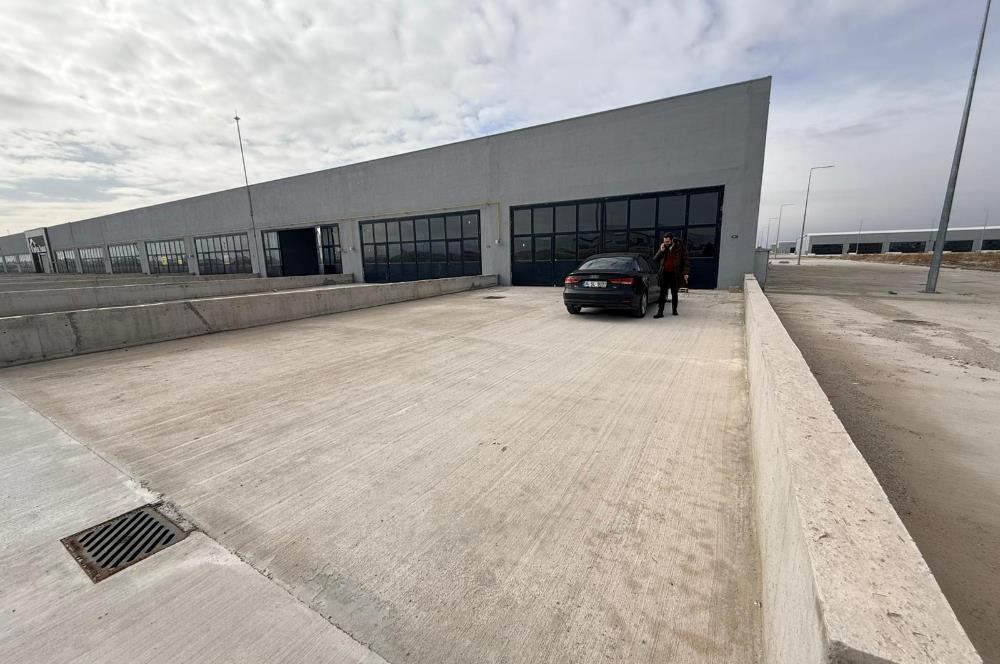 TOKİ AKSARAY SANAYİ SİTESİNDE ASMA KATA UYGUN KÖŞE 200M2 DÜKKAN