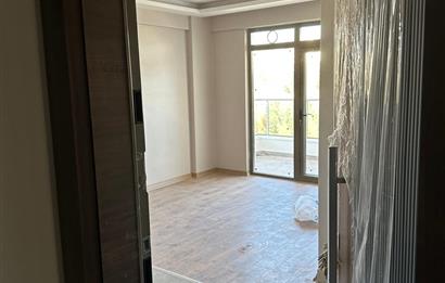 SİTE İÇERİSİNDE 1+1 KİRALIK KATTA DAİRE