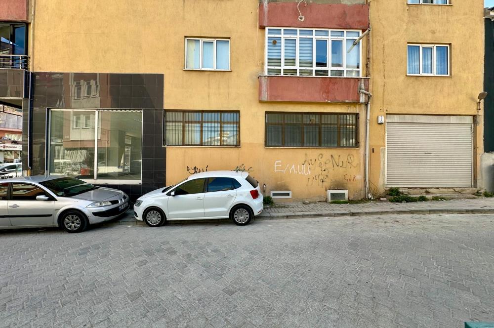 Lozan Caddesi'nde Cadde Üstü Satılık 250,00 m² Depolu İş Yeri..