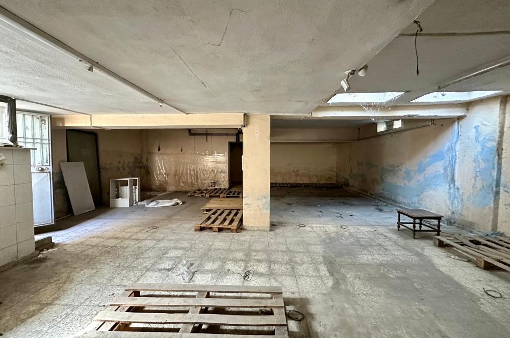 Lozan Caddesi'nde Cadde Üstü Satılık 250,00 m² Depolu İş Yeri..
