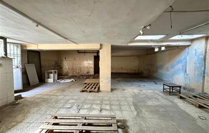 Lozan Caddesi'nde Cadde Üstü Satılık 250,00 m² Depolu İş Yeri..