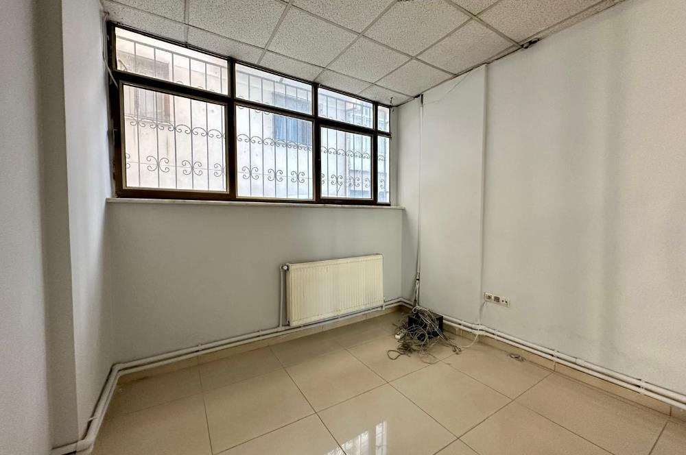 Lozan Caddesi'nde Cadde Üstü Satılık 250,00 m² Depolu İş Yeri..