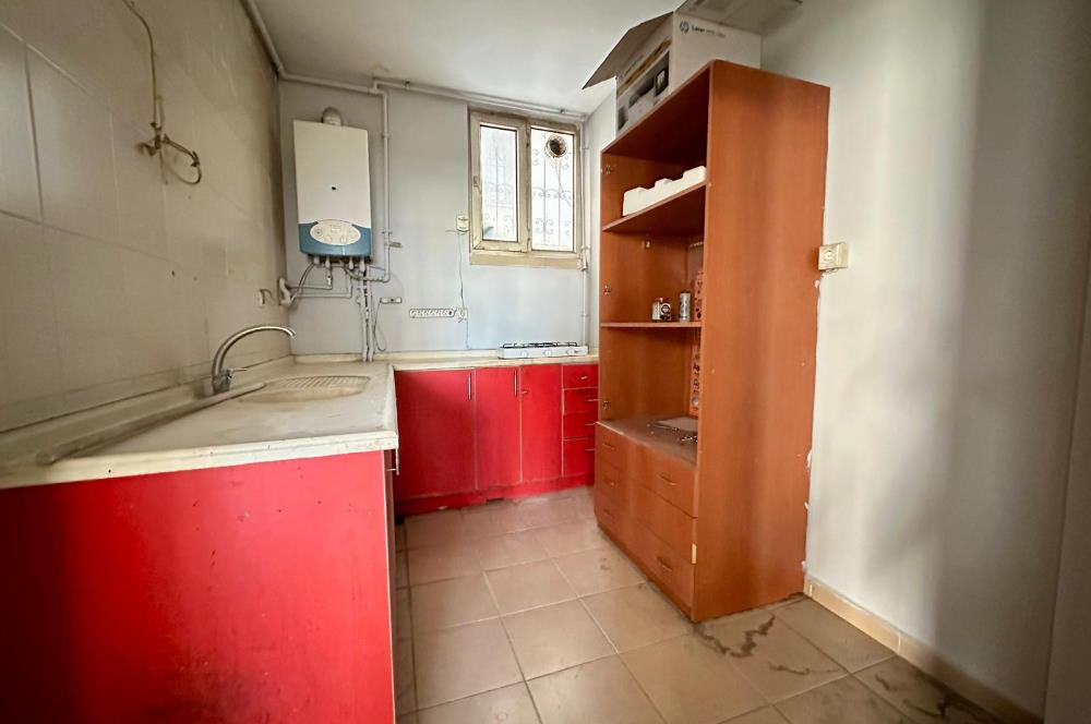 Lozan Caddesi'nde Cadde Üstü Satılık 250,00 m² Depolu İş Yeri..