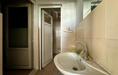 Lozan Caddesi'nde Cadde Üstü Satılık 250,00 m² Depolu İş Yeri..