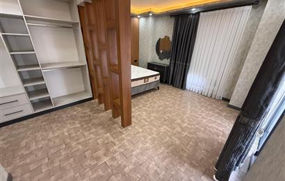 GÖLBAŞI HACILARDA 18 AİLE KONSEPTLİ TRİPLEKS 7+1 MOGAN MANZARALI