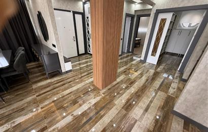 GÖLBAŞI HACILARDA 18 AİLE KONSEPTLİ TRİPLEKS 7+1 MOGAN MANZARALI