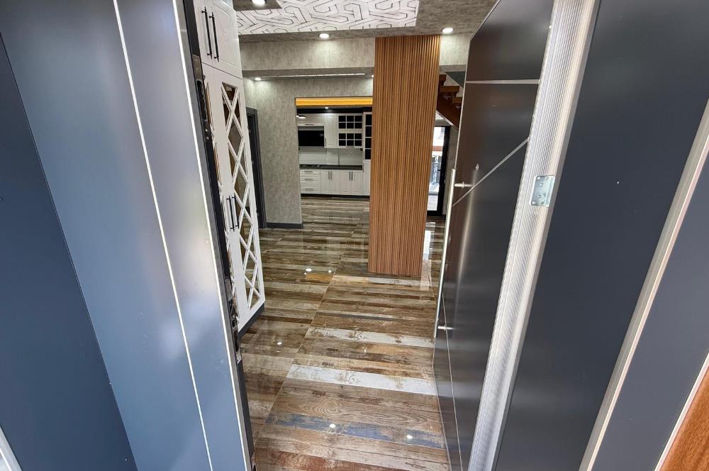 GÖLBAŞI HACILARDA 18 AİLE KONSEPTLİ TRİPLEKS 7+1 MOGAN MANZARALI