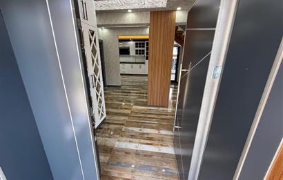 GÖLBAŞI HACILARDA 18 AİLE KONSEPTLİ TRİPLEKS 7+1 MOGAN MANZARALI