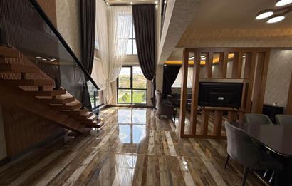 GÖLBAŞI HACILARDA 18 AİLE KONSEPTLİ TRİPLEKS 7+1 MOGAN MANZARALI