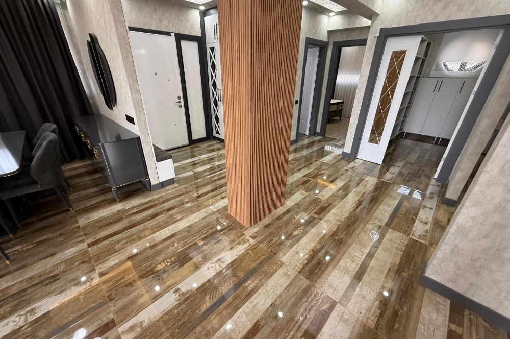 GÖLBAŞI HACILARDA 18 AİLE KONSEPTLİ TRİPLEKS 7+1 MOGAN MANZARALI