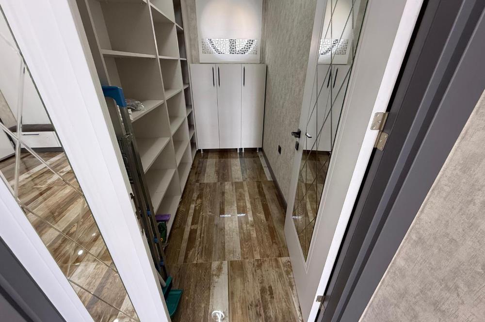 GÖLBAŞI HACILARDA 18 AİLE KONSEPTLİ TRİPLEKS 7+1 MOGAN MANZARALI