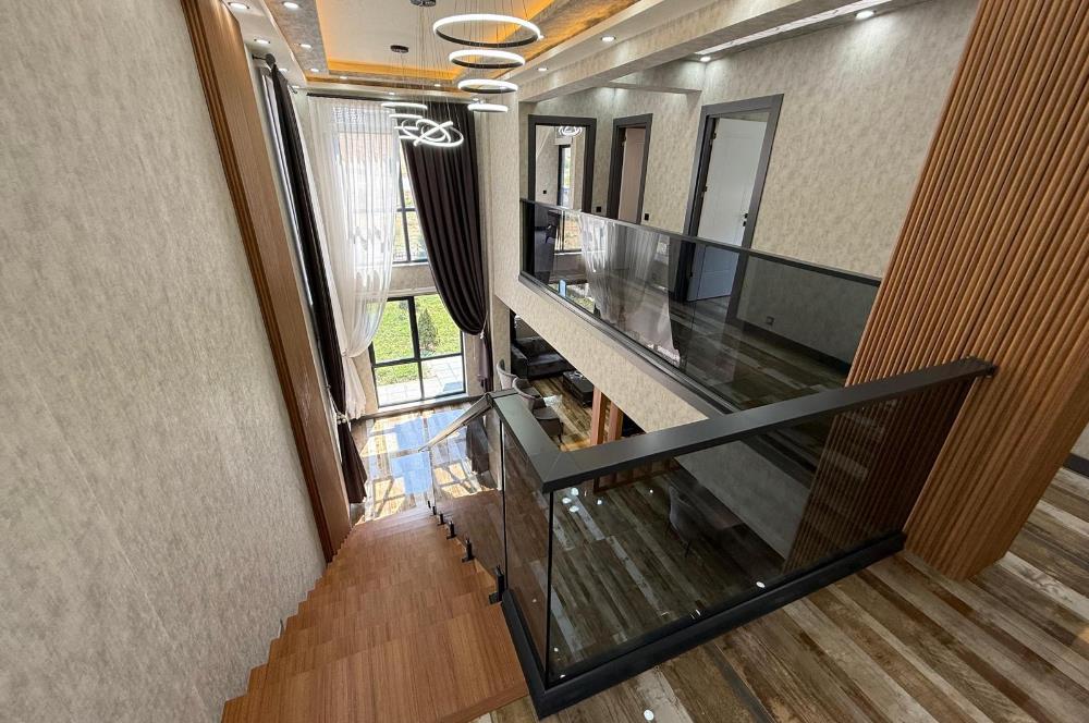 GÖLBAŞI HACILARDA 18 AİLE KONSEPTLİ TRİPLEKS 7+1 MOGAN MANZARALI