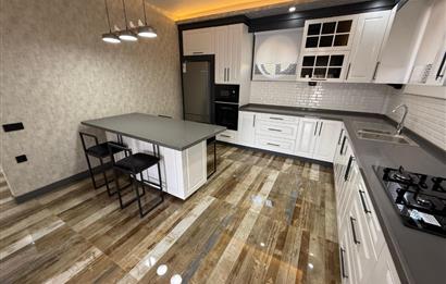 GÖLBAŞI HACILARDA 18 AİLE KONSEPTLİ TRİPLEKS 7+1 MOGAN MANZARALI